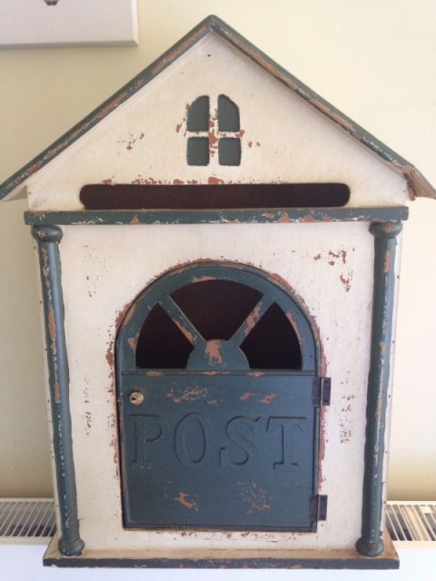 Green bird house post box