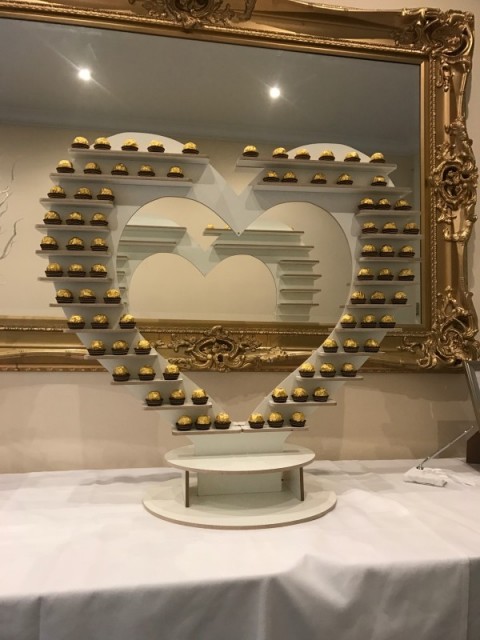 Cake or sweet stands