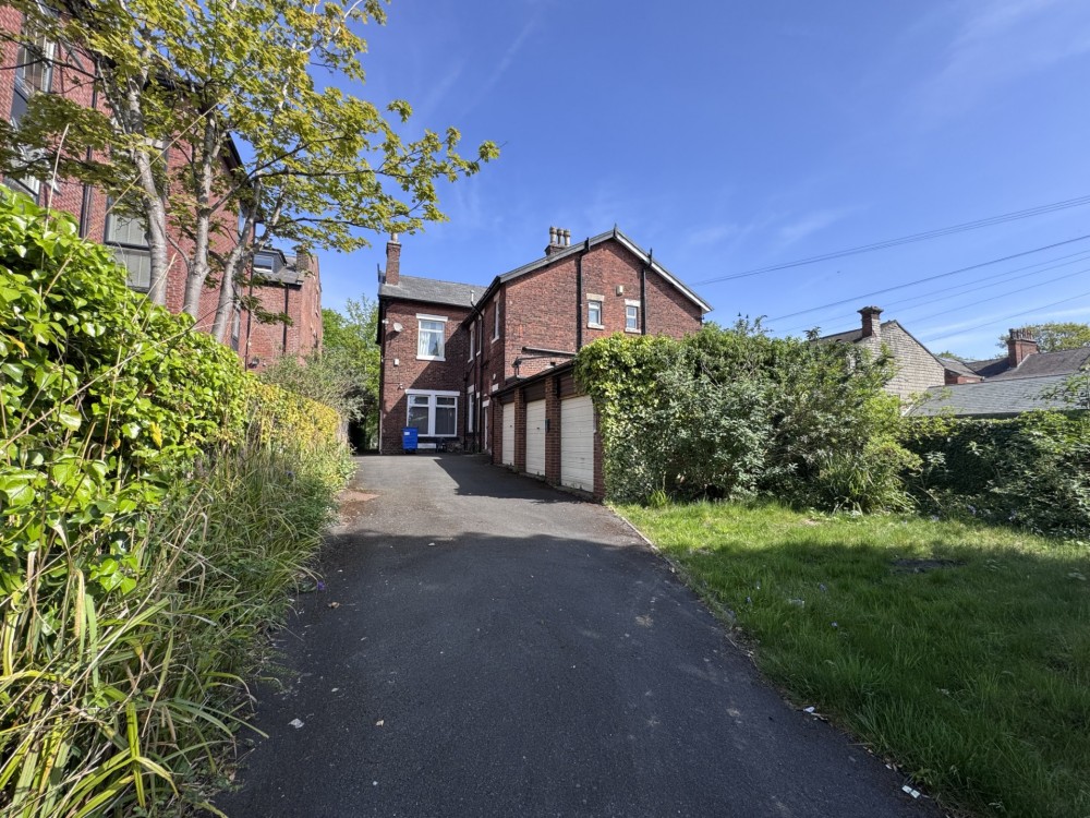 9 Moor Park Avenue, Preston  PR1 6AS