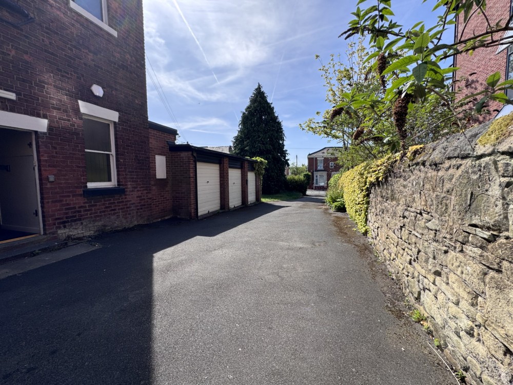 9 Moor Park Avenue, Preston  PR1 6AS