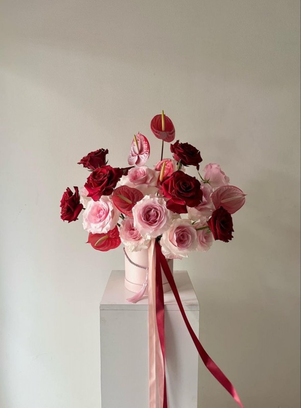 Blush & Red Rose Hatbox - Romantic Valentine's Flowers